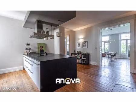 appartement 6 pièces 181 m²