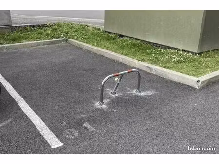 place de parking sécurisée