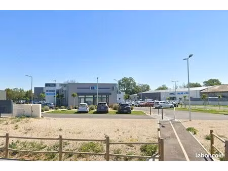 local commercial 463 m² istres