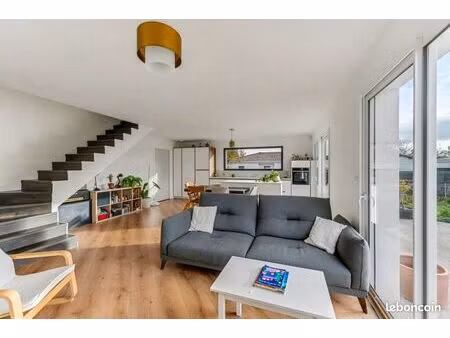 coeur lardenne  maison contemporaine t5 de 124 m² avec jardin  terrasse et garage