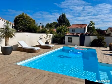 villa 151 m² piscine chauffée – castelginest centre