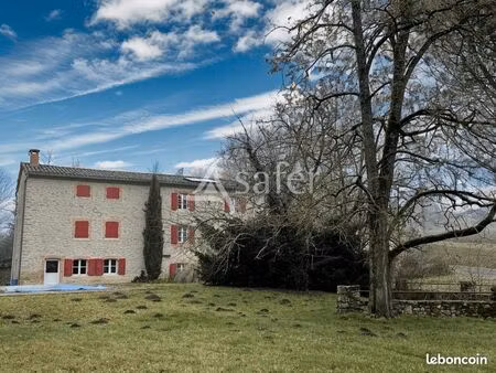 propriété 14 pièces 329 m²