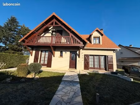 maison individuelle 194 m2 de 5 pièces + bureau terrain 494 m2