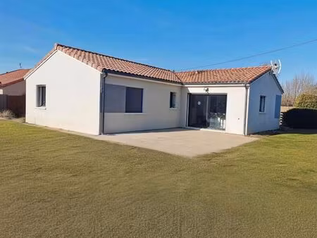 —- maison plain-pied 93 m² —- dpe a —-terrain 850 m² —- coufouleux