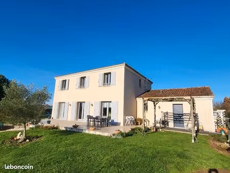 immobilier  vend maison type charentaise