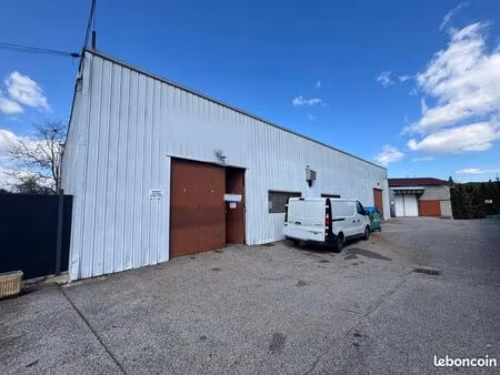 local industriel roche la moliere