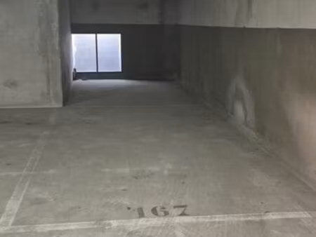 place de parking pont de pierre