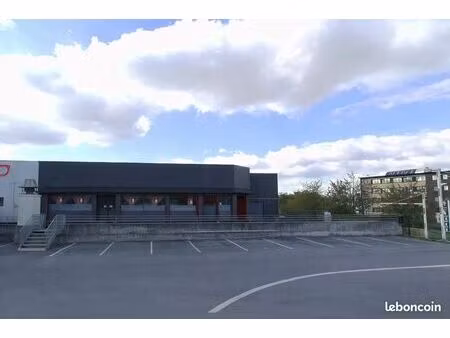 local commercial 595 m² salouël