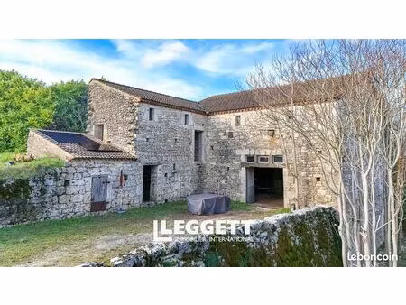 grange 1 pièce 250 m²