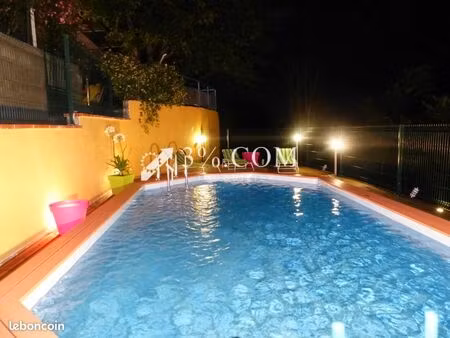 maison 7 pièces 300 m²