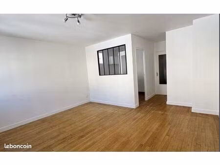 a louer  f1  31.41m2  rue des tilleuls à st etienne  place parking  quartier de montaud  d