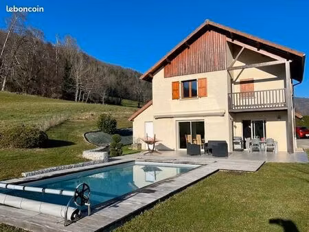 villa 5 pièces 162 m²