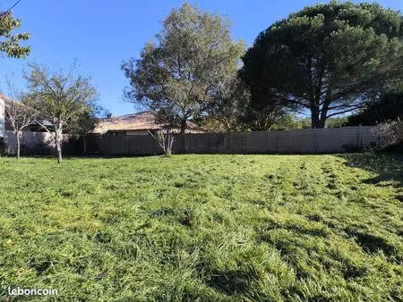 particulier vend terrain viabilisé à l’isle-jourdain – construction libre