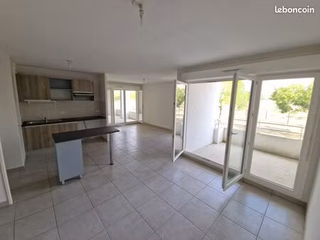 beau duplex récent avec terrasse  loggia et parkings