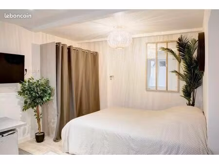 petit studio très grand confort  entièrement équipé en centre-ville proche bus et tous com