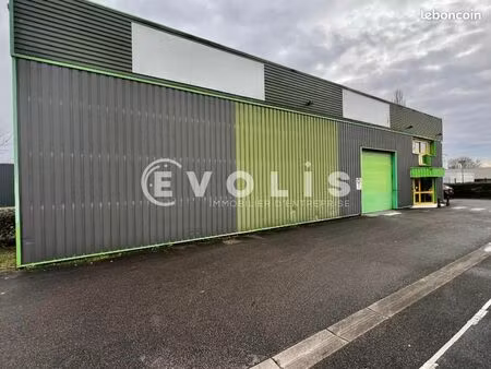 local d'activité 750 m²