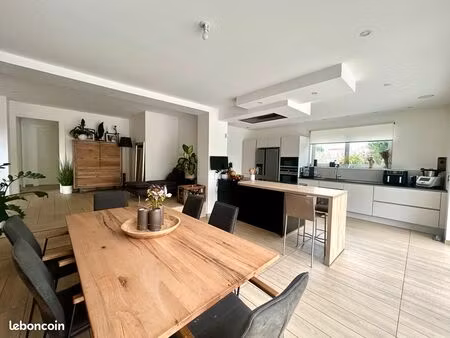 maison entièrement rénovée avec extension