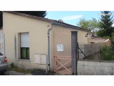 maisonnette avec courette