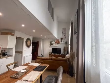 duplex t3 plein de charme dans bâtisse en pierre