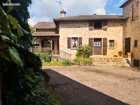 maison 2 pièces 77 m²