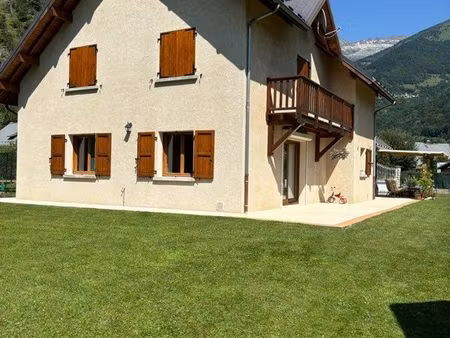maison 167 m² état impeccable – piscine – géothermie – allemond