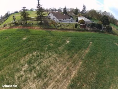 ? villa + maison indépendante– aucun vis-à-vis – grand terrain – idéal famille ou investis