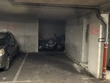 location place de parking centre-ville d'aix en provence