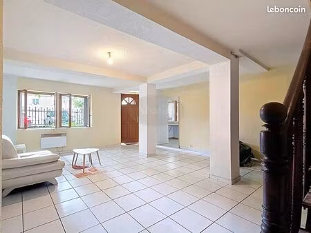 maison 7 pièces 125 m²