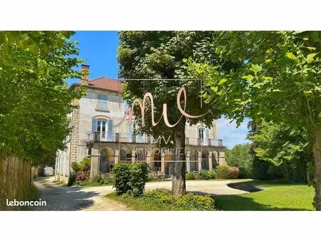 immeuble 20 pièces 765 m²