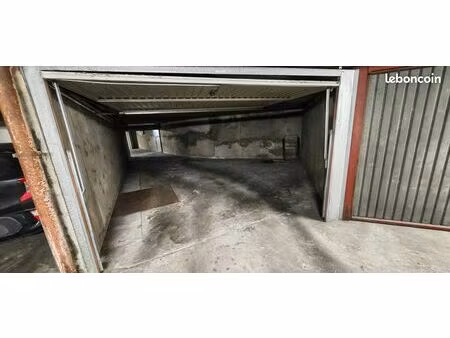 double parking/box 25-30m² - centre ville - parc steinbach - usage double parking ou stock