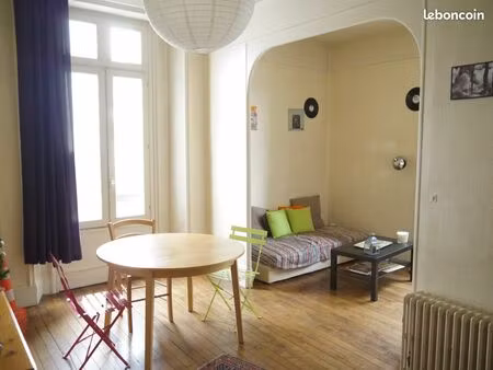 particulier loue un grand f3/f4  quartier notre-dame de poitiers  libre au 10 janvier