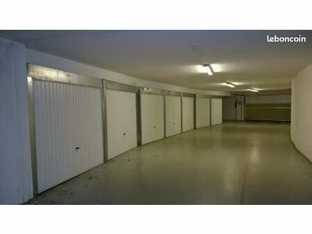 location garage fermé sécurisé type box de 13m2