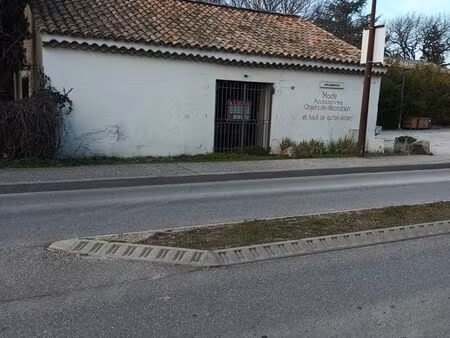 local commercial 95m2 + jardin bien situe isle sur la sorgue