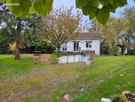 maison individuelle sur un terrain clos