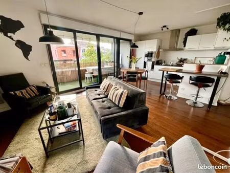 duplex inversé 76 m2 - terrasse + parking - quartiers gare saint-jean / canopia