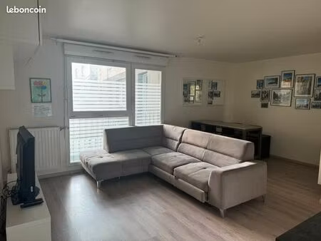 location t3 saint-ouen-sur-seine quartier des docks