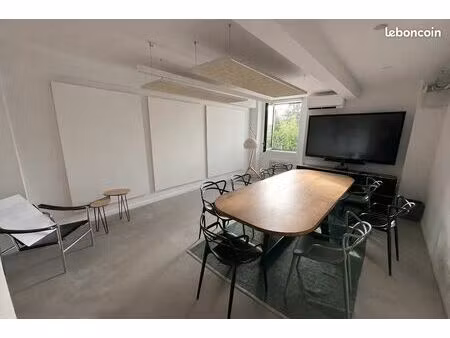 bureau dans maison de l'habitat