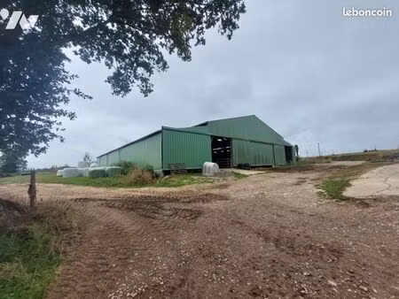 local divers 160 m² cosse le vivien