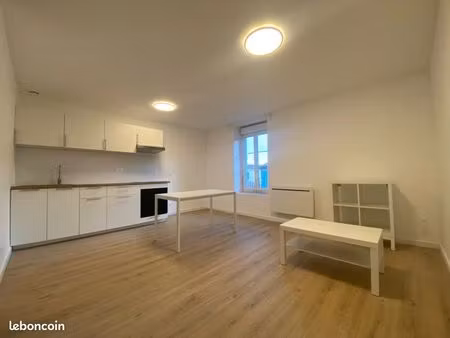 t3 meublé – centre-ville – entièrement rénové