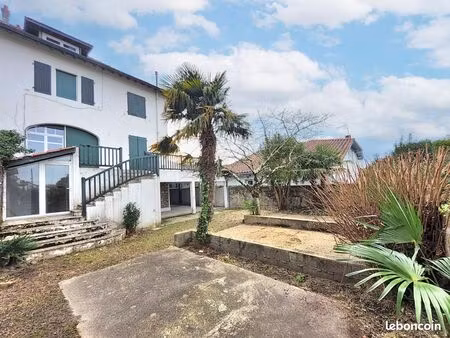 maison 7 pièces 241 m²