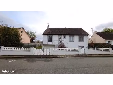 pavillon 6 pièces de 110 m² au bourny à laval