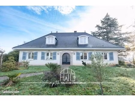 maison 8 pièces 227 m²