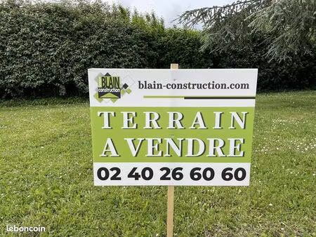 terrain 730 m² saint-colomban