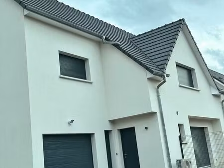 à louer – appartement 3 pièces en rez-de-chaussée avec entrée privative  jardin et garage 