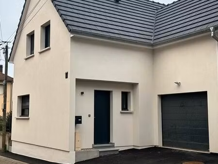 maison 5 pièces jardin  terrasse garage  centre village  quartier très calme