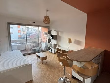 studio 28m2 avec terrasse 5m2