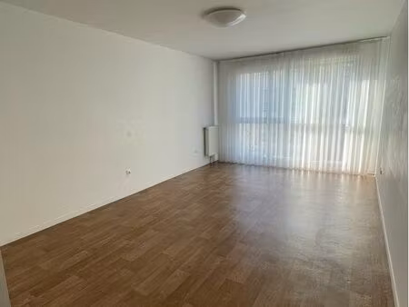 grand appartement 80m2- 4 pièces - 5min à pied gare de melun