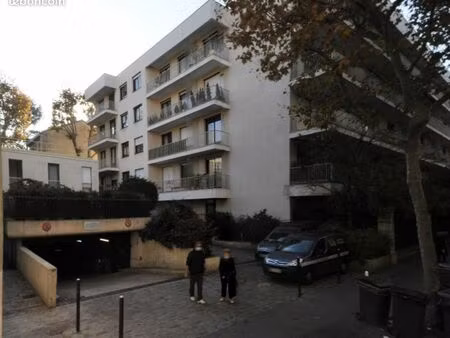 place de parking sécurisée – chezy neuilly sur seine
