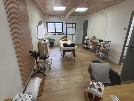 bureau / local professionnel à louer – 30 m² – gujan-mestras (bâtiment ibaia)