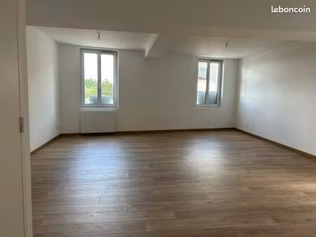 appartement t2 bis 70 m2 entièrement rénové proche commerces